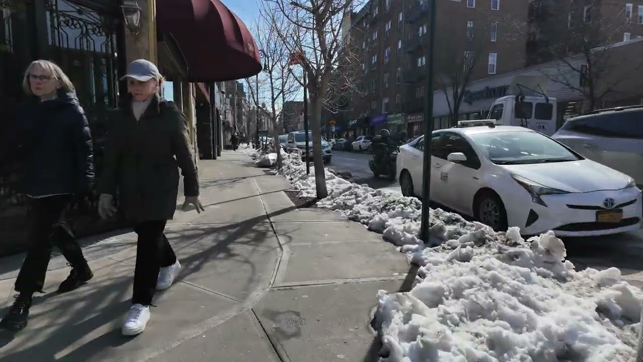 Austin Street Queens NYC walking 4K Subscribe for more #nyc #walkingvideo