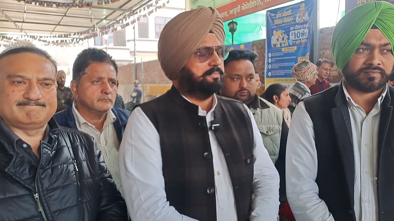ਵਾਰਡ ਨੰਬਰ 4 ਗੋਪਾਲ ਕ੍ਰਿਸ਼ਨ ਗਰਗ ਦੀ ਅਗਵਾਈ 'ਚ ਮੁੱਖ ਮੰਤਰੀ ਸਿਹਤ ਯੋਜਨਾ ਕਾਰਡ ਦਾ ਲਾਇਆ ਕੈਂਪ 