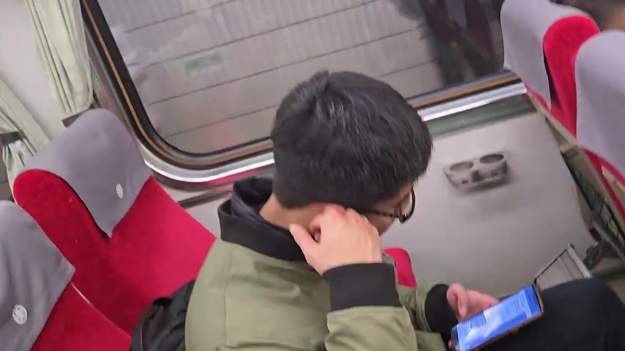 139次七堵開往潮州的E500型雙電力機車頭E505+十二節PP車廂+E501電頭車王推拉式PP自強號，和122次潮州開往基隆的E500型雙電力機車頭E523+十二節PP車廂+E522推拉式PP自強號