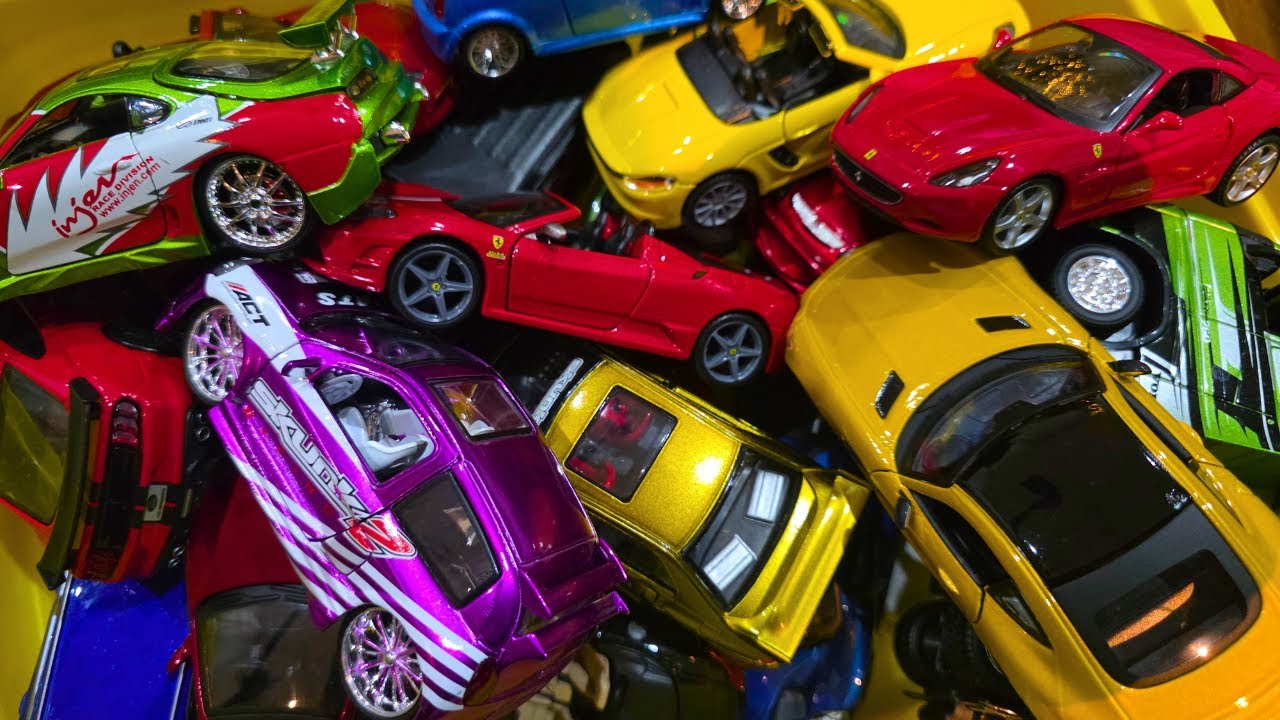 Which Supercar Wins? 🏎️ | 1:32 Scale Bburago Showdown