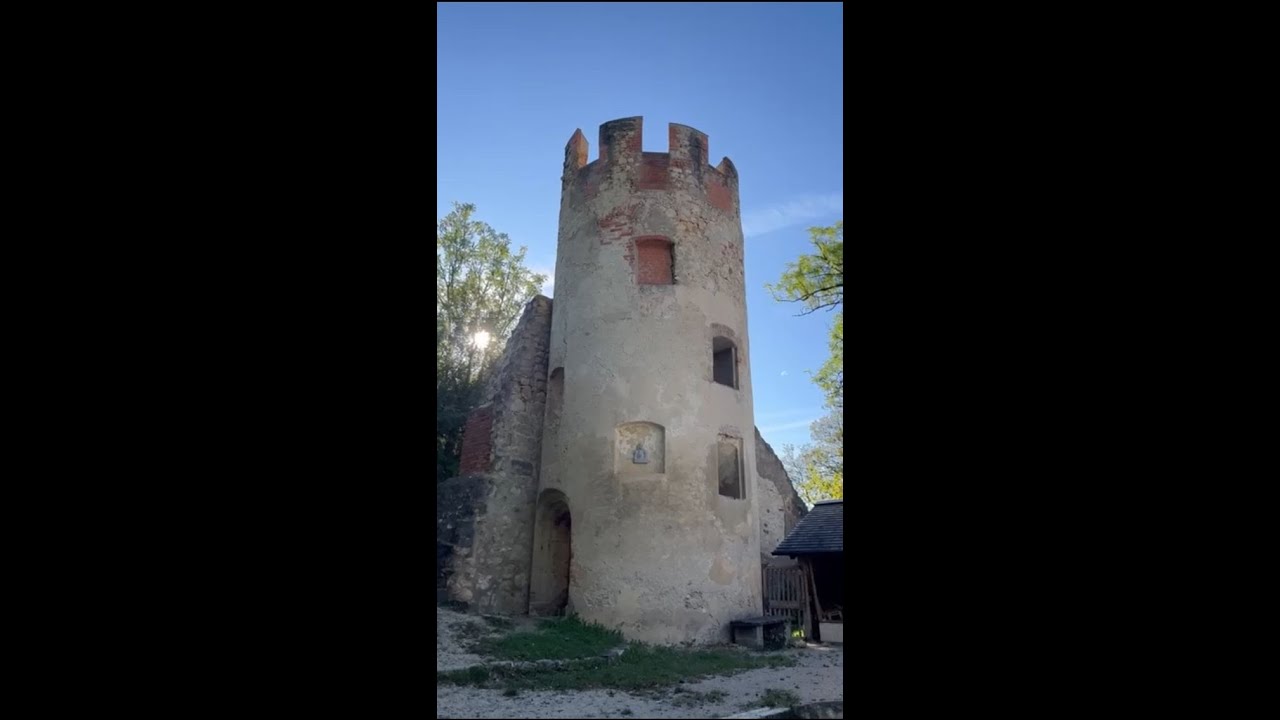 Tipp: Hornstein-Ruine der H&ouml;henburg auf einem spornartigen Felsr&uuml;cken #burgruine #historisch #ritter