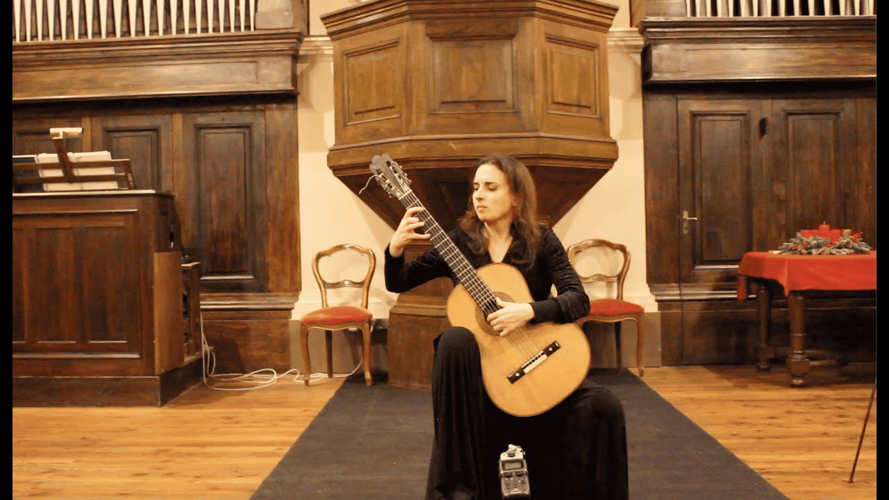 Federica Artuso plays Scarlatti (Torres SE 122)