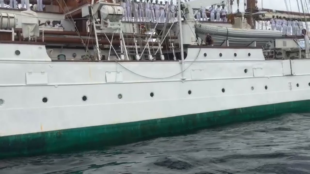 kapal juan sebastian de elcano berlayar ke pulau TIDORE, dikawal oleh perahu juanga kesultanan