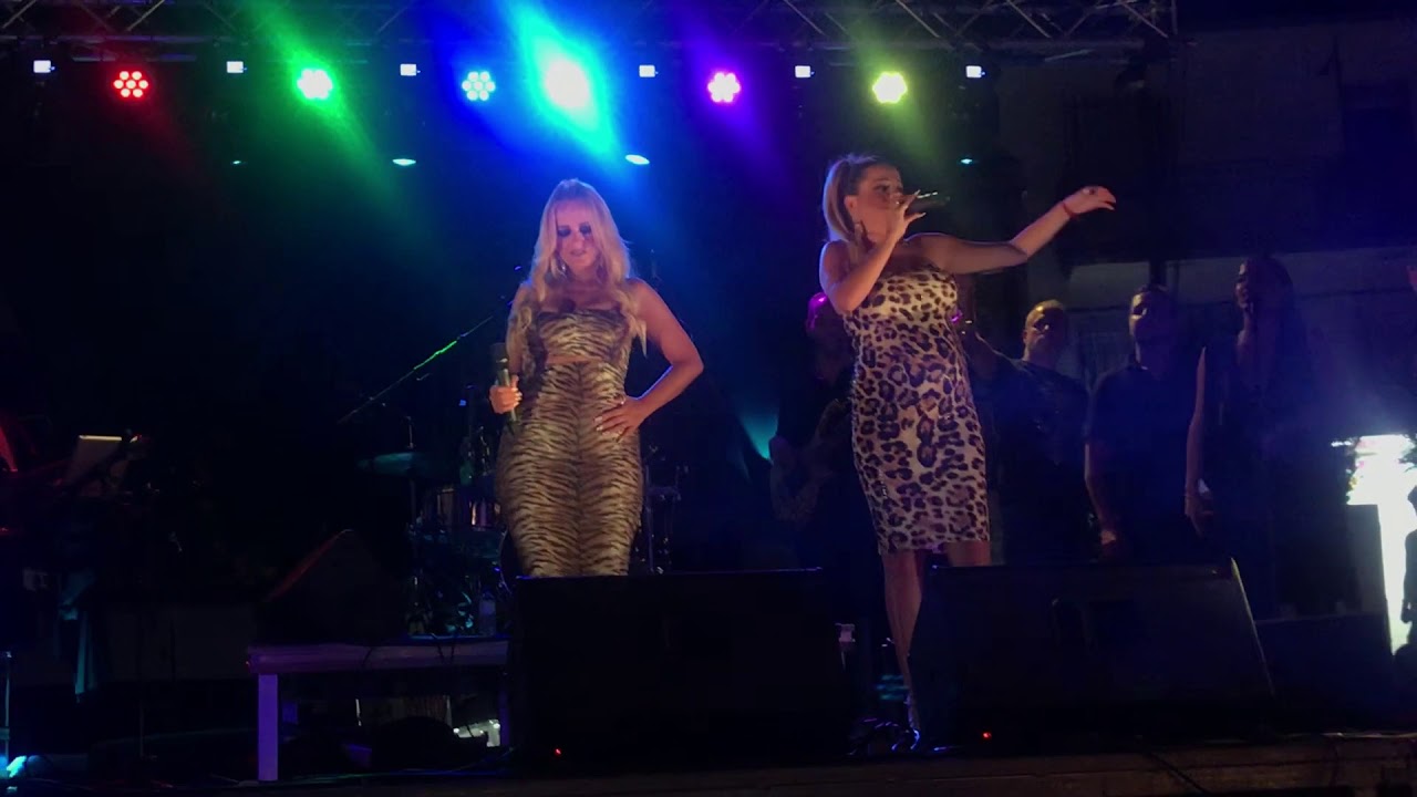 La niña bonita - La Húngara, y su hija, la hungarilla, en Navalvillar de Ibor, Cáceres - 17/07/19