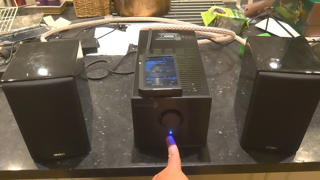 Dayton Audio amplifier stand by mode demonstration.