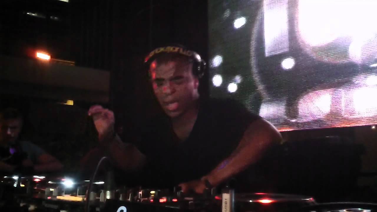 Erick Morillo drops I Need a Miracle NYE 2012 @ Ivy Pool Room Sydney