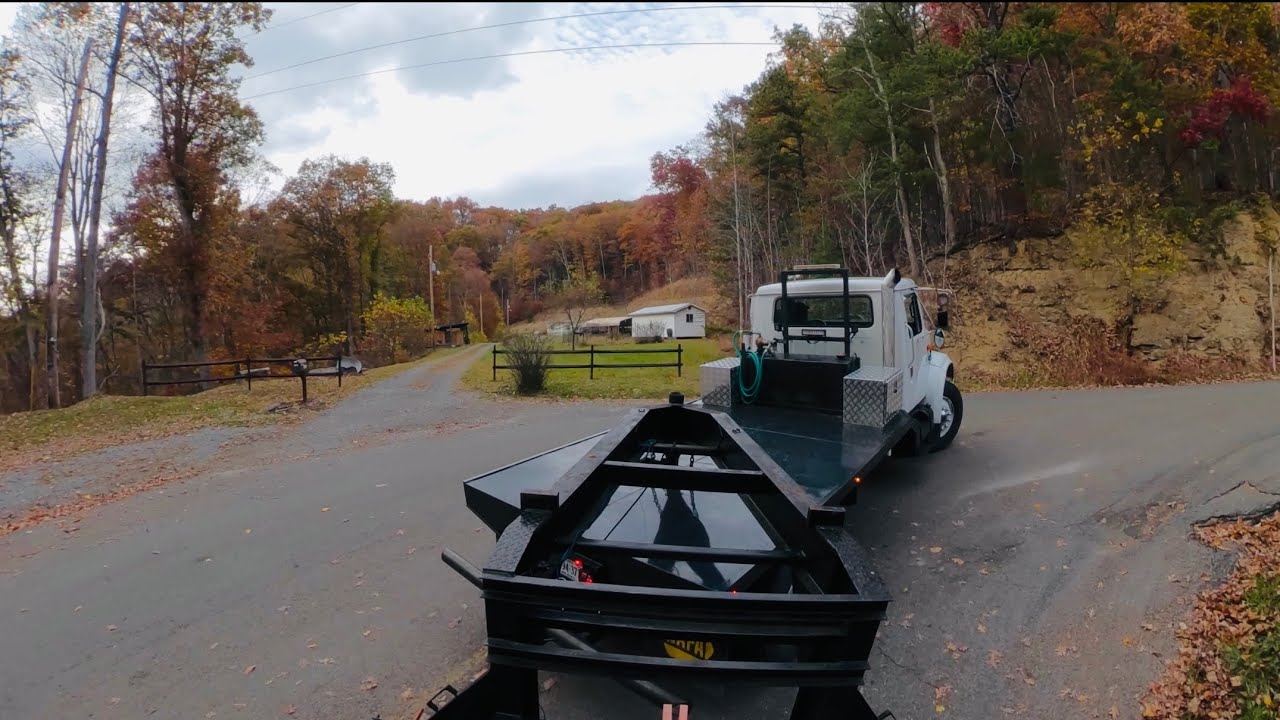Pulling RockHouse with the DT466 and loaded trailer! Good exhaust sound!