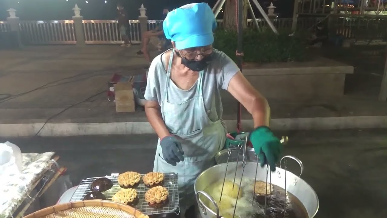ขนมดอกจอกตายาย ทอดใหม่ กรอบ อร่อย สูตรโบราณ ขายนานกว่า 30 ปี