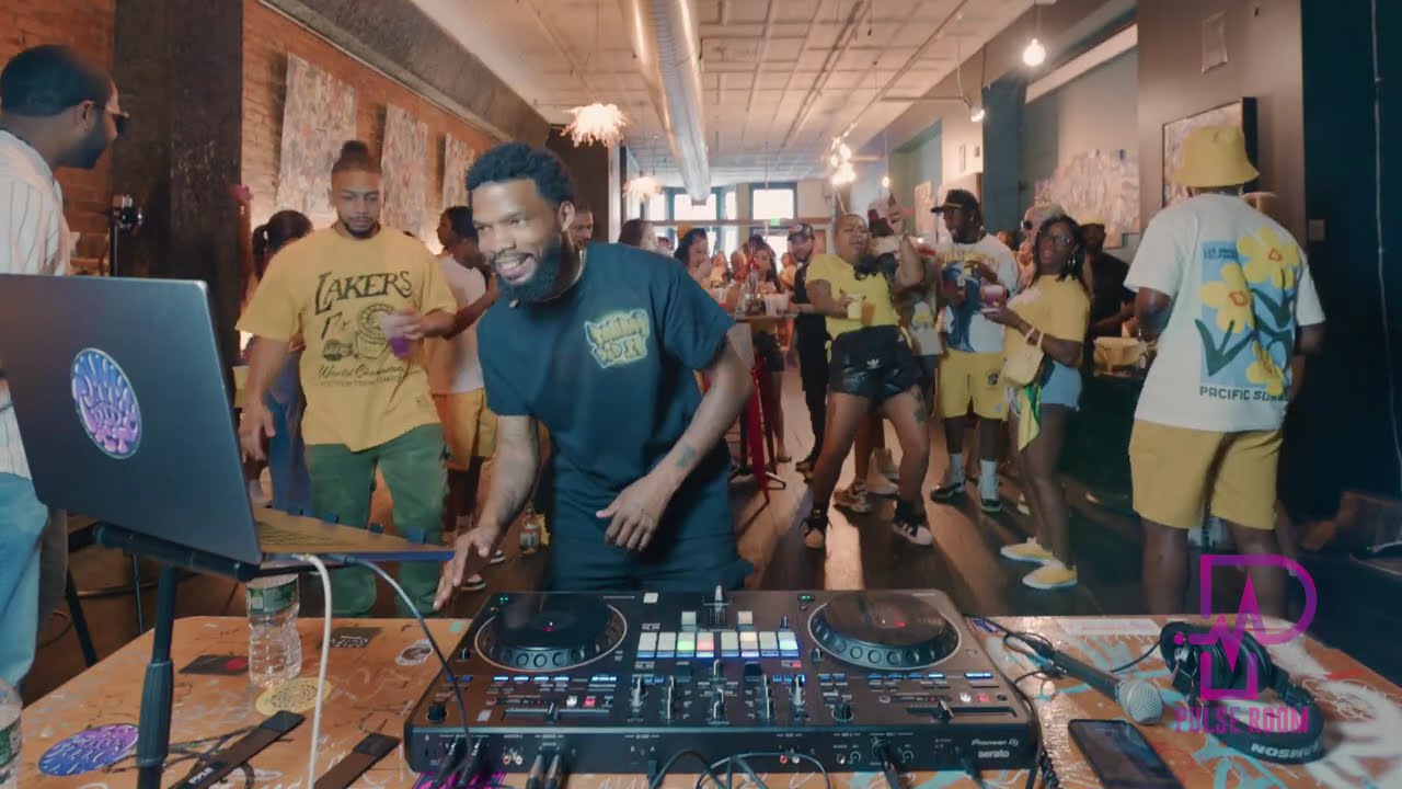 THE PULSE ROOM: TOMMMYDIDIT (HIP HOP , R&B , REGGAE , DANCEHALL ,  JERSEY CLUB , MASH UPS , & EDITS)