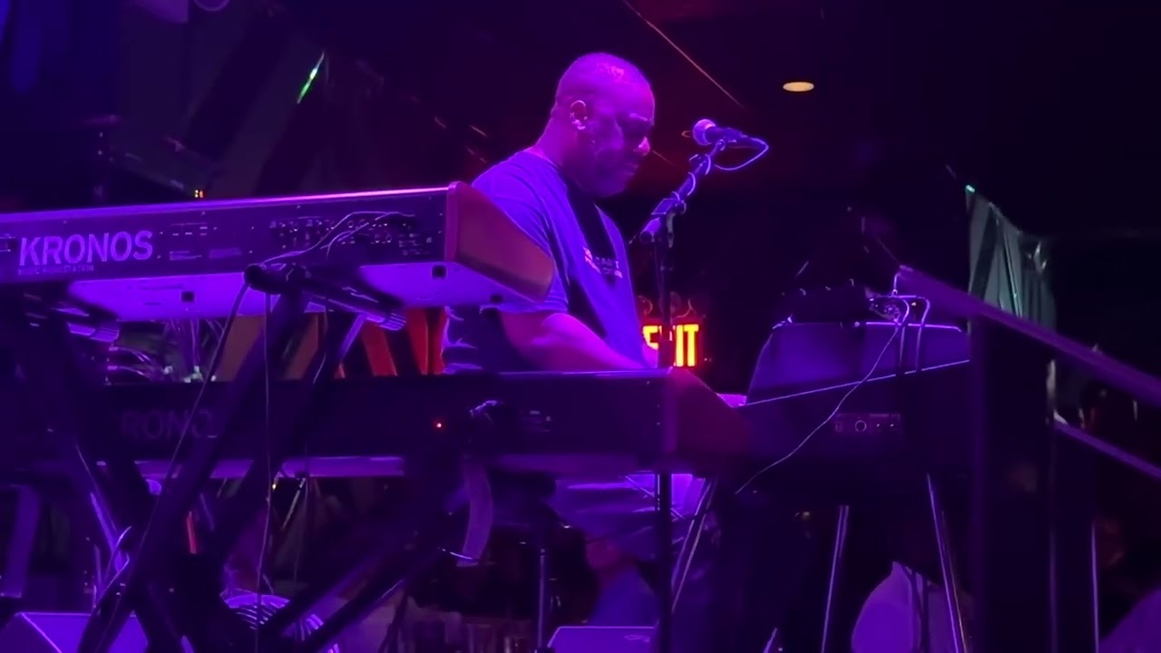 Robert Glasper LIVE @ Blue Note NYC; July 3, 2025 f  Burniss Travis, Justin Tyson & DJ Jahi Sundance