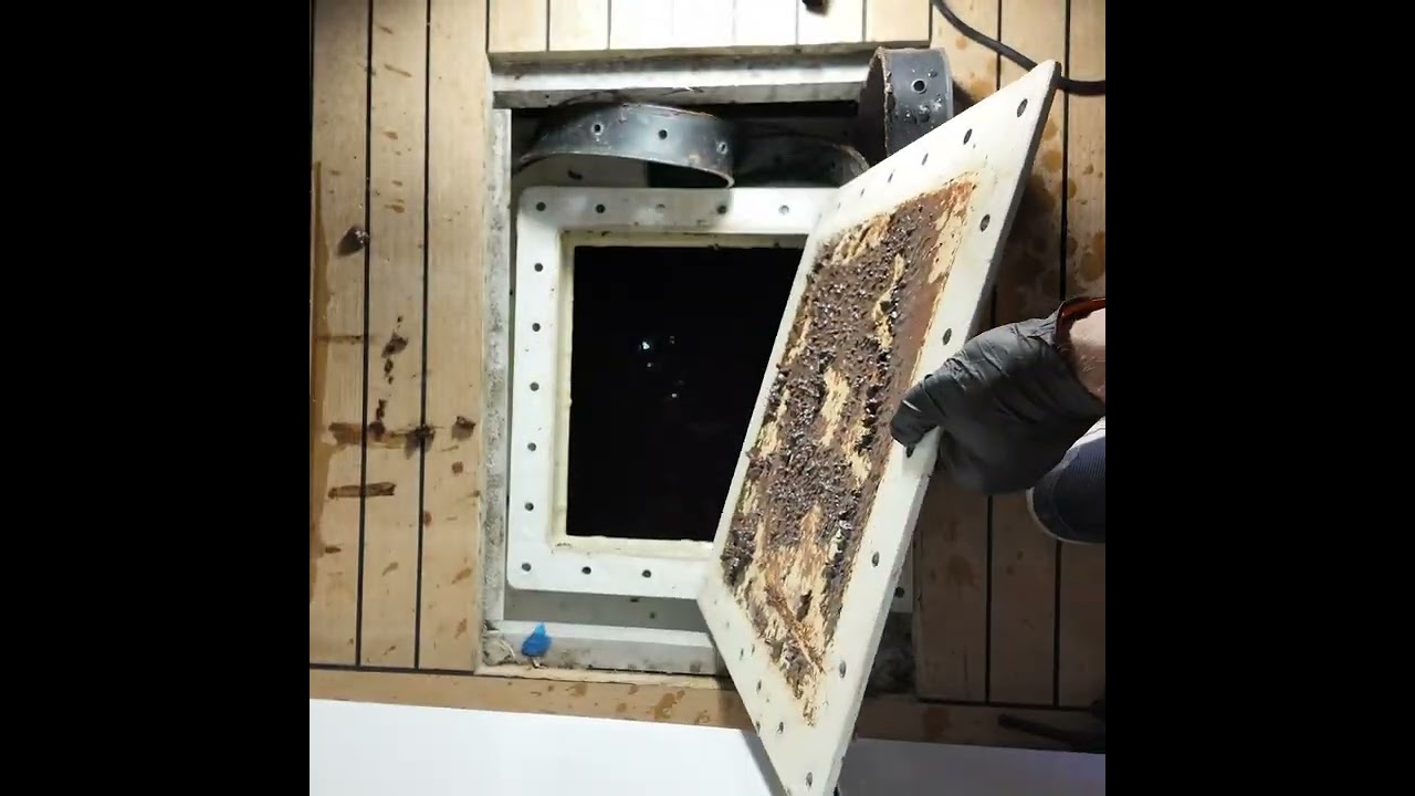 Superyacht Black & Grey Water Tank Cleaning &ndash; Essential Maintenance for a Smooth Voyage