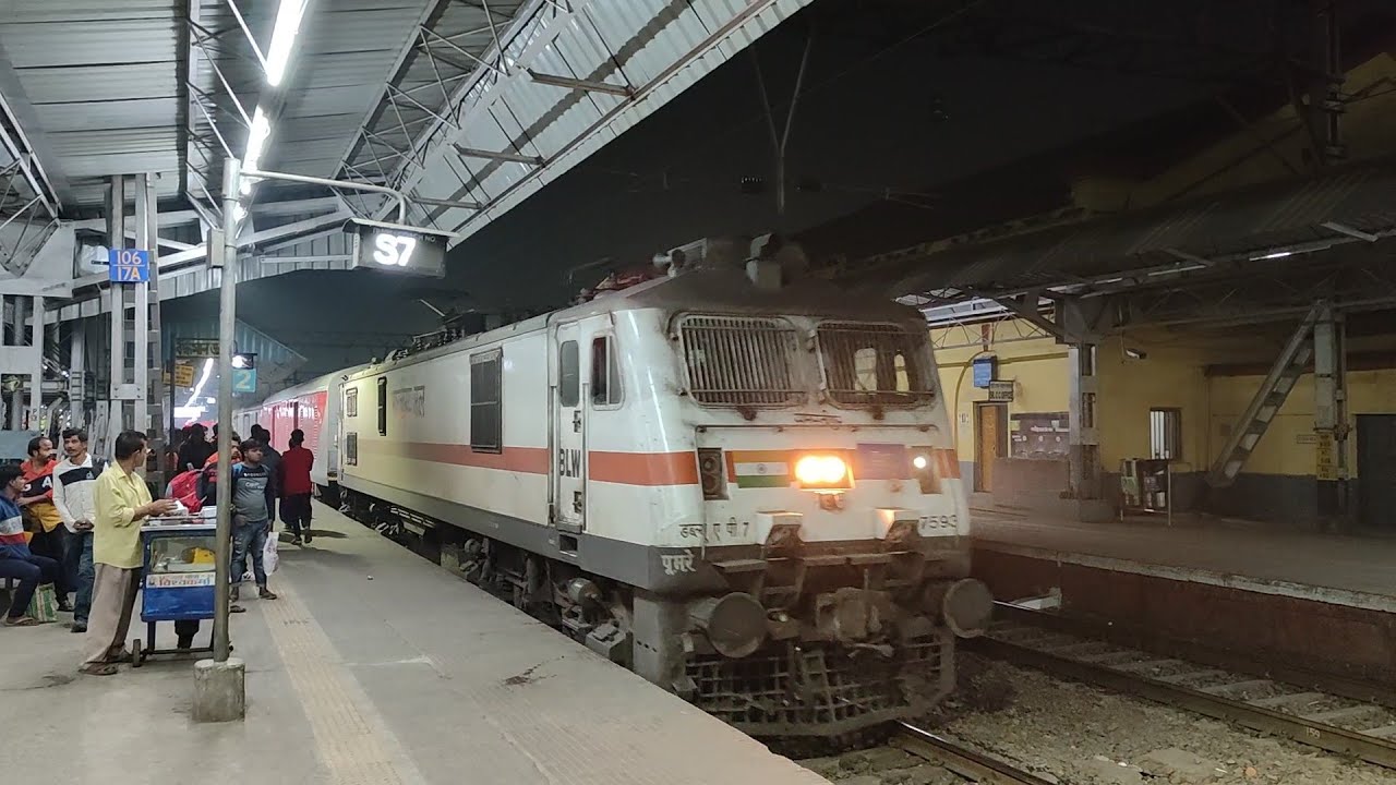 Announcement of Kanyakumari - Dibrugarh VIVEK EXPRESS and arrival at BARDDHAMAN | Longest Rail Route