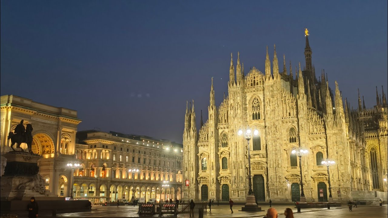 Milano 7:00  trasmettendo dal vivo.