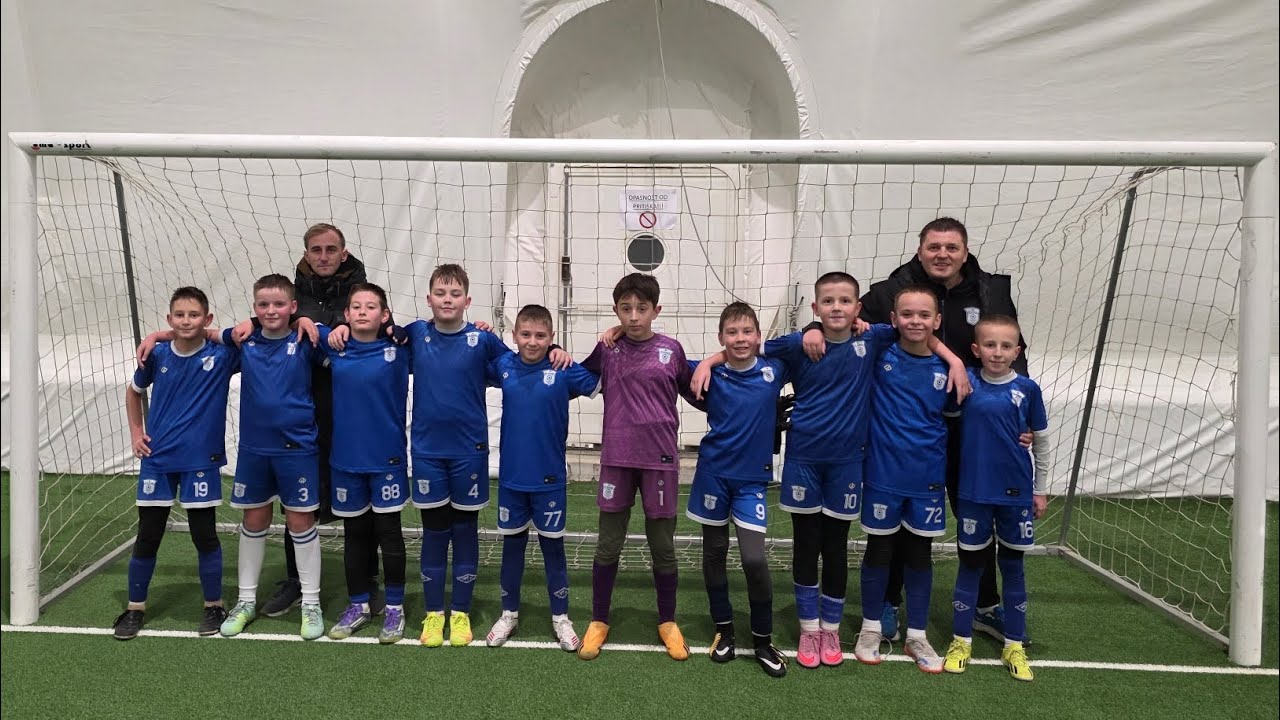 ČETVRTFINALE/ FK Radnik [0-0] ŠF Libero/ 2015 godište/ Weekend Cup 2025/ 21.12.2025g./