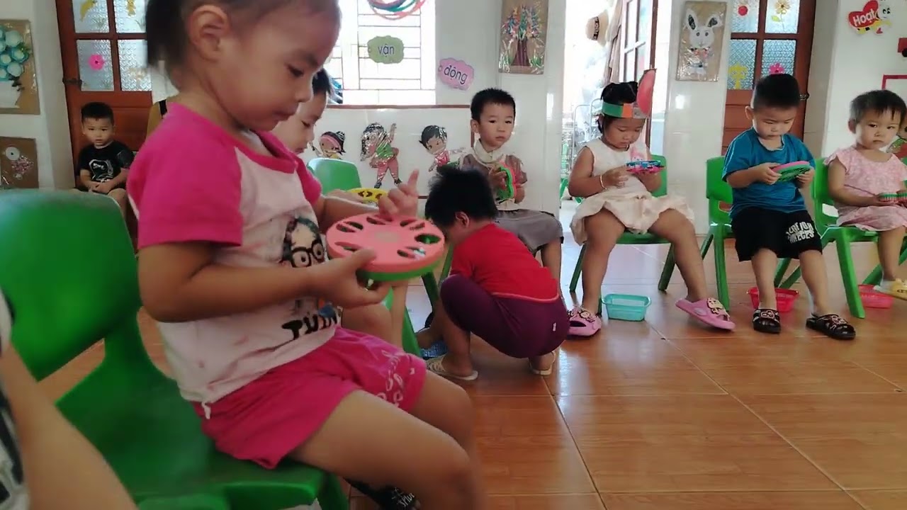25-36 tháng. Dạy hát: Quả bóng. VĐTN: Bóng tròn to (đa số trẻ đã biết) ( Trường mầm non Quang Bình