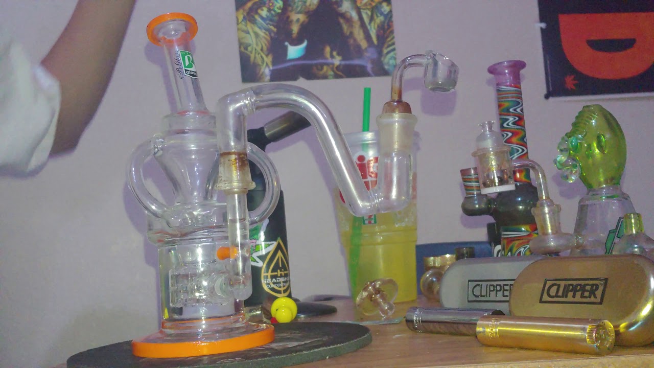 Taking a nice little dab out the six B recycler rig