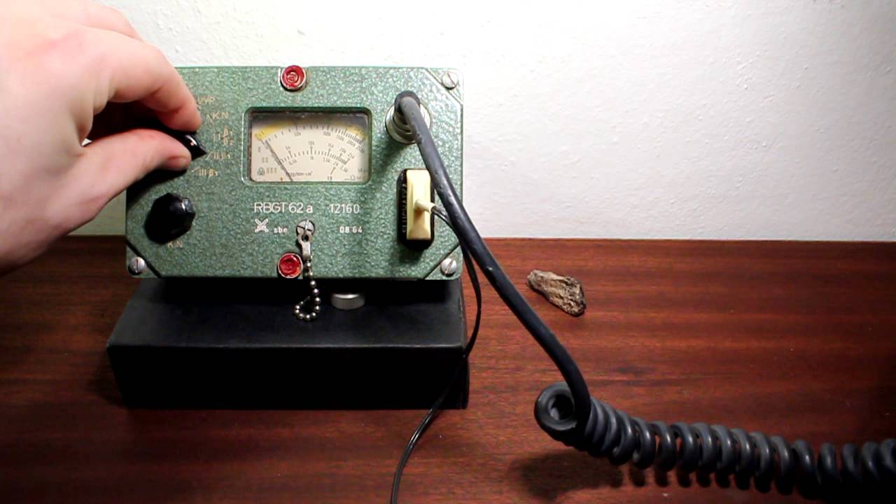 RBGT-62a function, calibration and measuring activity of a little piece of uraninite (uranium ore)