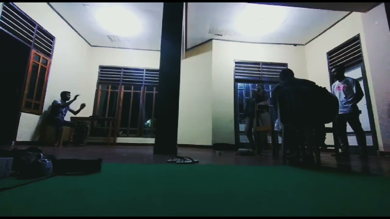Musik Instrumen Cajon Biola Gitar; Lian Moen Ana,Atuk Bijae