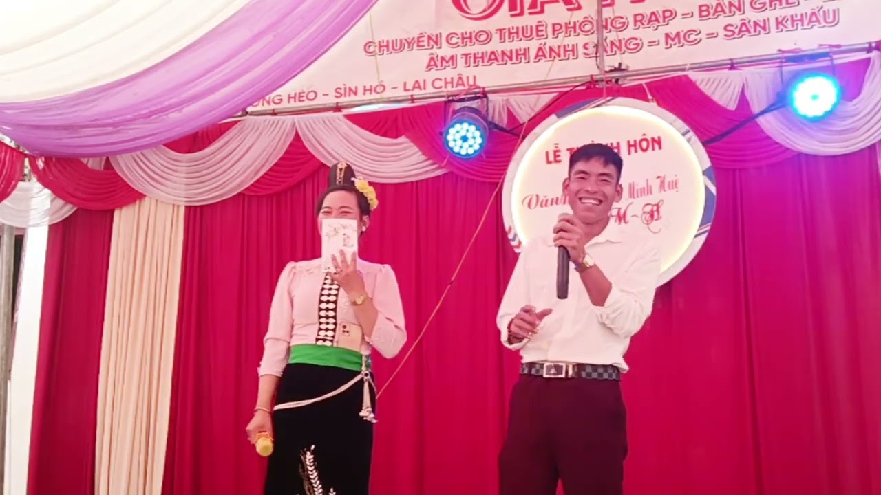 Mo Đây Rồi đên sơn khấu cùng chị Sươi sơn la 