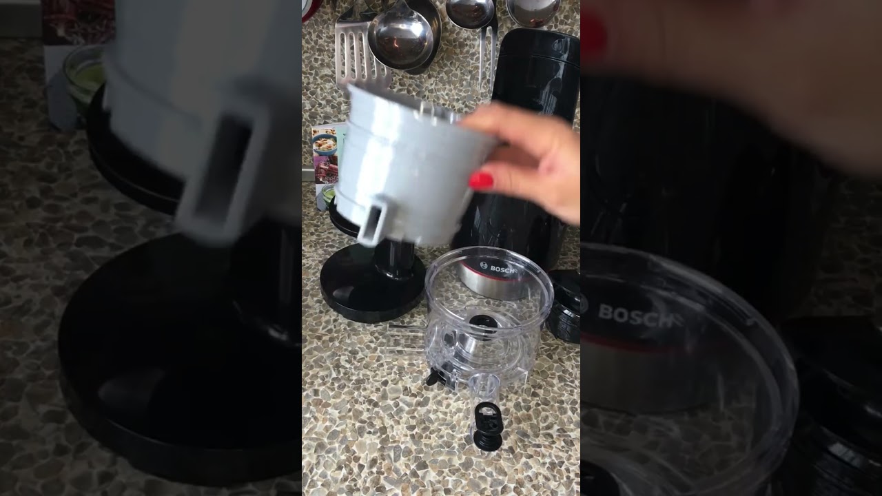 Сглобяване на бавнооборотна сокоизстисквачка Bosch VitaExtract MESM731M
