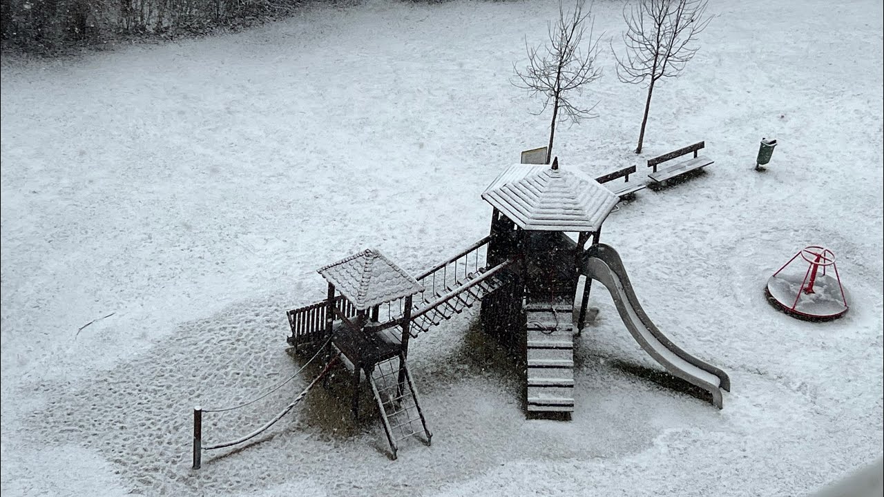 أول أيام  شهر رمضان المبارك 🌙اللهم اجعله شهر خير وبركة… والثلج يزيده روحانية وجمال ❄