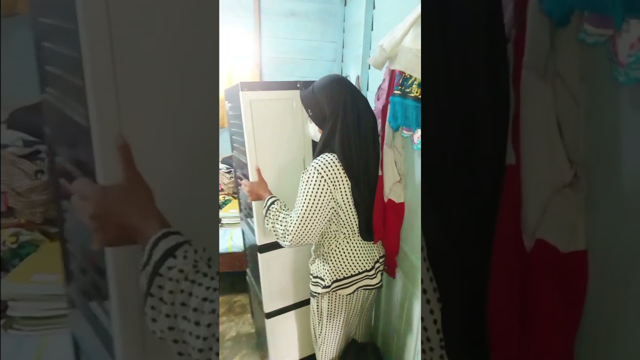 Pindahin posisi lemari #kegiataniburumahtangga #dailyvlog #fyp #beberesrumah 