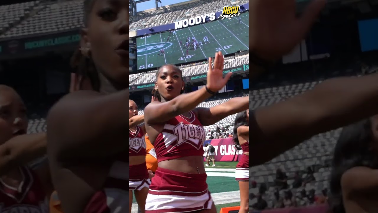 Morehouse cheerleaders lit up MetLife Stadium with energy and spirit! HBCU pride on full display