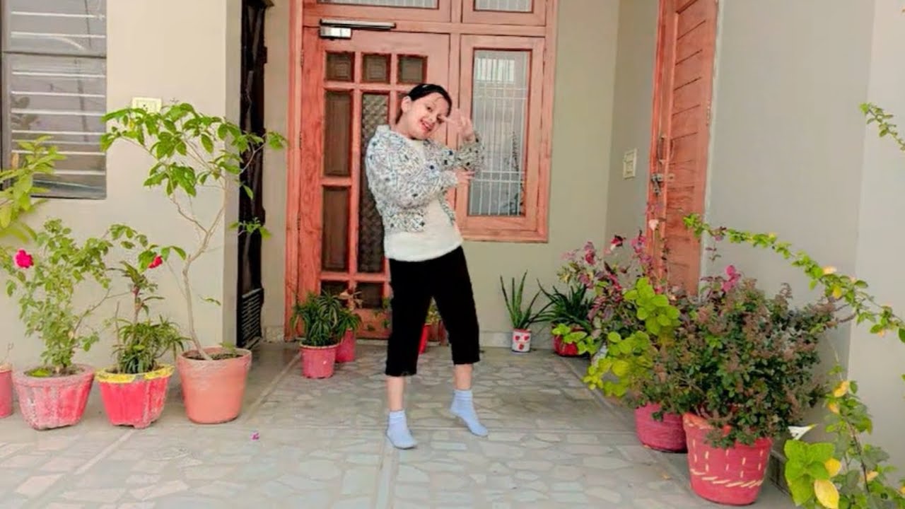 Laal Peeli Akhiyaan| Dance Performance| DANCE WITH AASHI&MOM