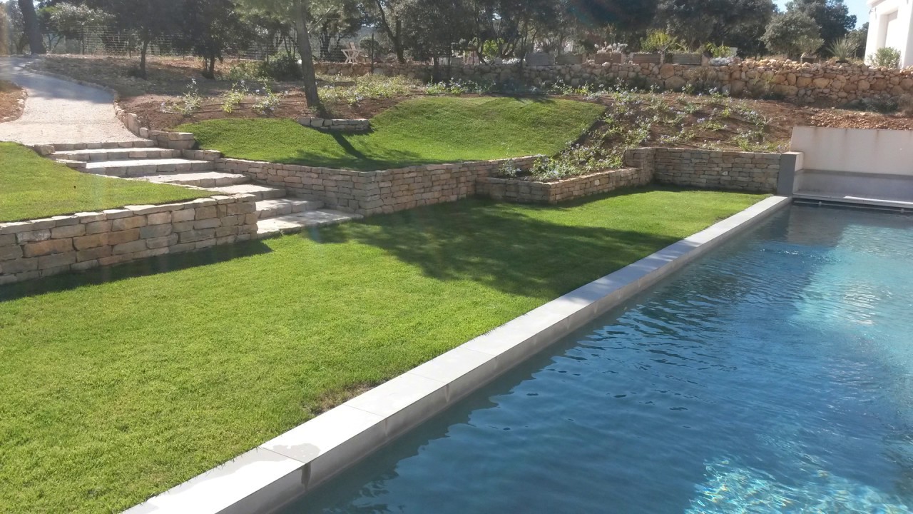 Jardiplantes Paysagiste Montpellier - Nos murets en pierre et gabions