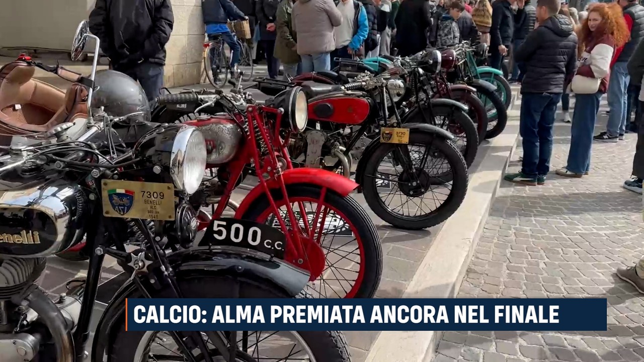 Non compleanno di Rossini: sfilata di moto in piazza del popolo