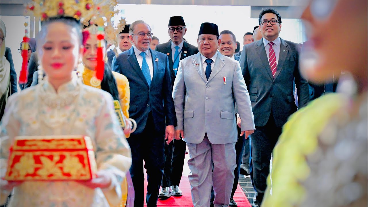 Pertemuan Hangat Presiden Prabowo dan PM Anwar di Menara Kembar Petronas, Kuala Lumpur, 27 Jan 2025