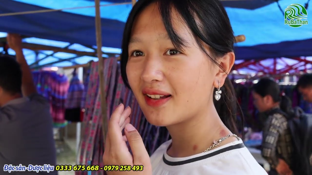 Tiết canh gà chỉ có ở chợ phiên Tây Bắc- Nhưng ít người dám ăn