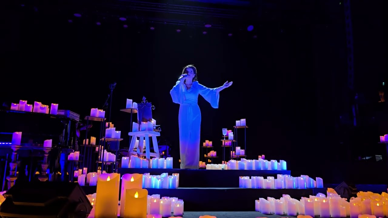 Carola Häggkvist  - I denna natt blir världen ny (Christmas Lights 2025)