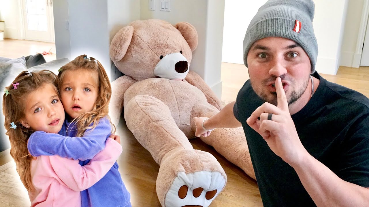 GIANT TEDDY BEAR PRANK ON MY FAMILY!