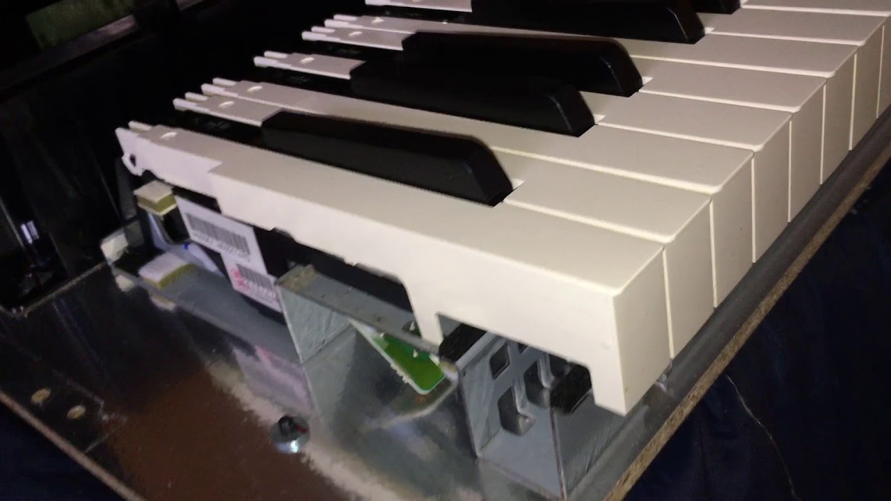 Kris Nicholson explains about the action of the Roland FP-80