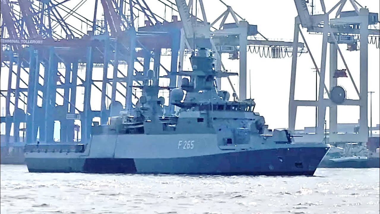 Korvette K&ouml;ln (F 265) Jungfernfahrt! Auslauf von Blohm + Voss Werft / Hamburg Hafen