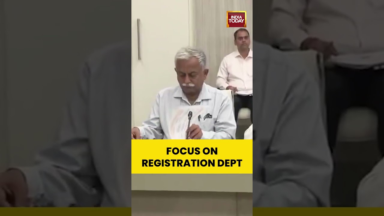 Yogi Adityanath Reviews Stamp And Registration Department Work In High-Level Meeting In Lucknow