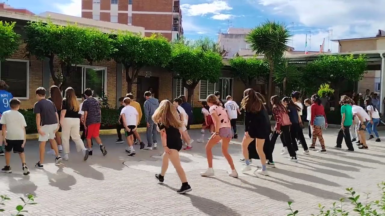 IES Julio Rodríguez curso 2025-2026 - Coreografía de Thriller
