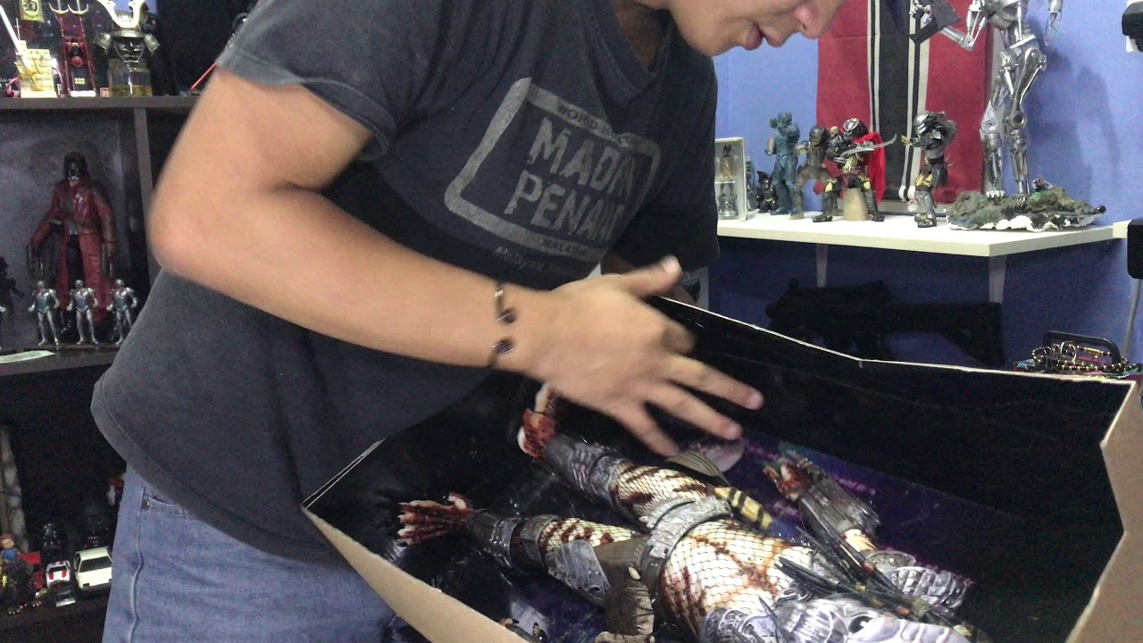 Neca 1/4 18” Guardian predator unboxing