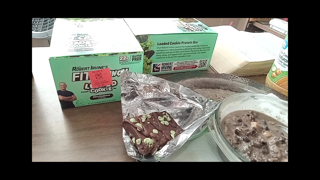 ~ Robert Irvine's Fit Crunch Mint Madness Loaded Cookie Protein Bar Review :)