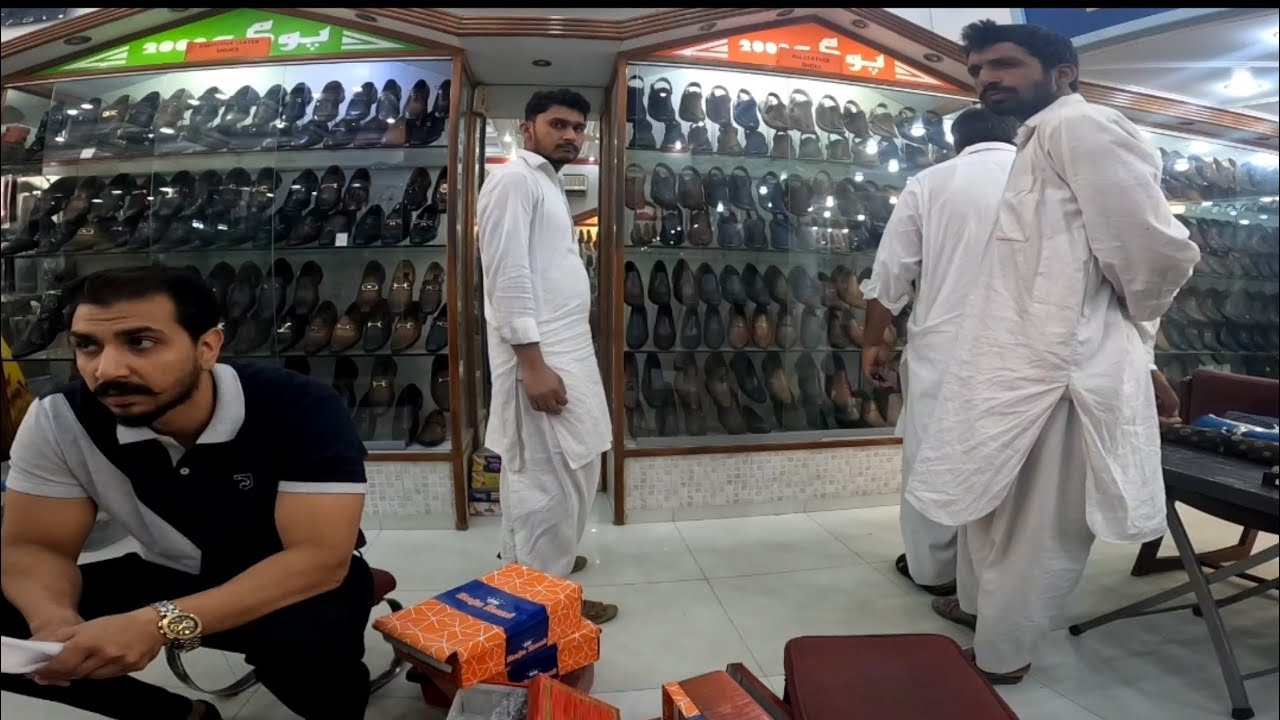 COMPRAMOS ZAPATOS EN PAKISTÁN 🇵🇰 SE ESCAPA UN CABALLO EN EL TRÁFICO!EL SUPERMERCADO TODO CARISIMO!