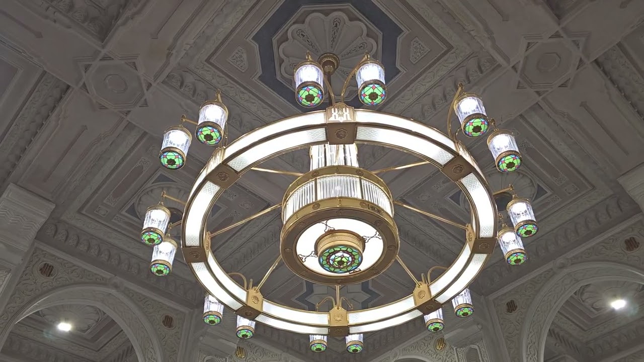 من داخل الحرم المكي أذان العشاء لشيخ طائفة المؤذنين علي ملا الخميس 5 رجب 1447ه‍ـ