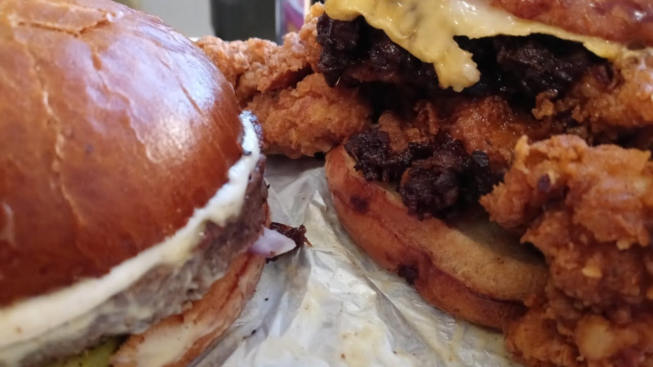 MUKBANG - LUCY'S CHICAGO!!- BACON JAM FRIED CHICKEN SANDWICH & IMPOSSIBLE BURGER!! 🤤🤤🤤😋😋😋