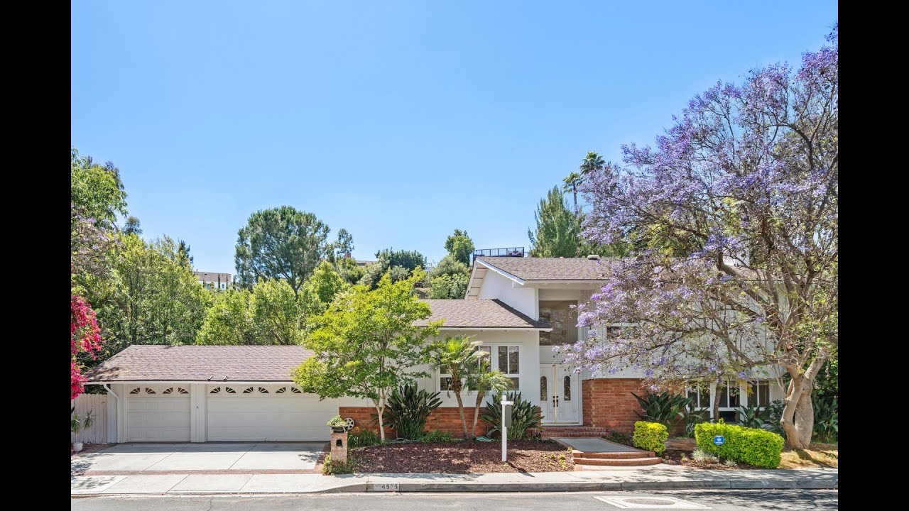 4535 Totana Drive Tarzana, CA |