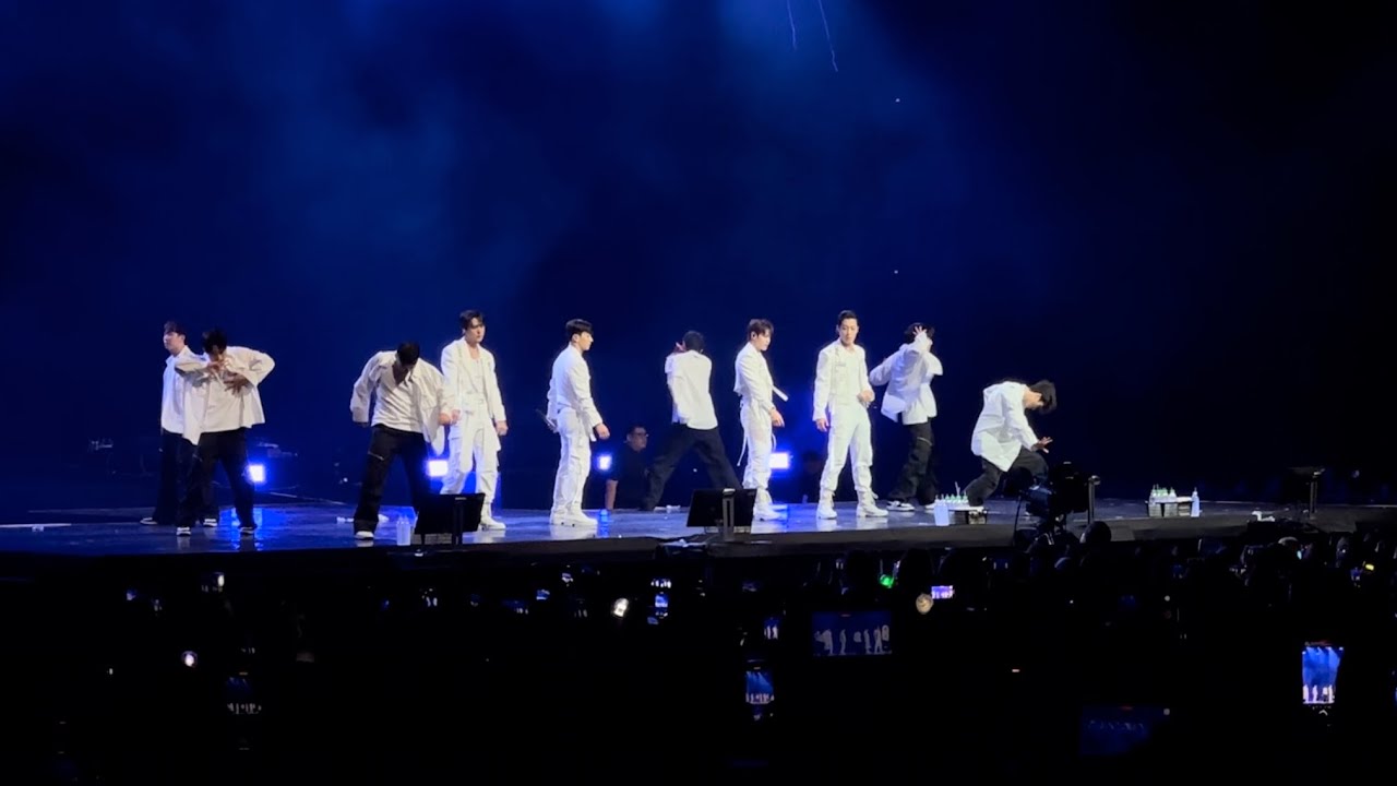 240908 Lights Go On Again Highlight Concert in Singapore - Soom