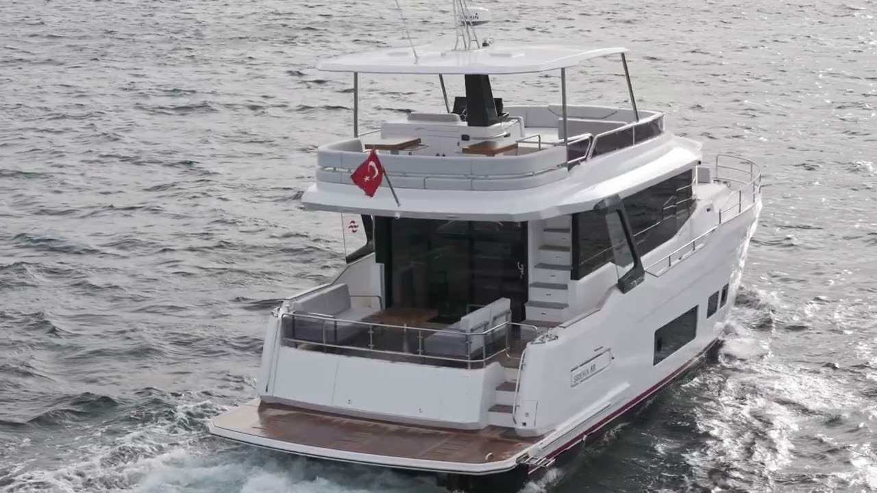 Sirena 48 Motor Yacht