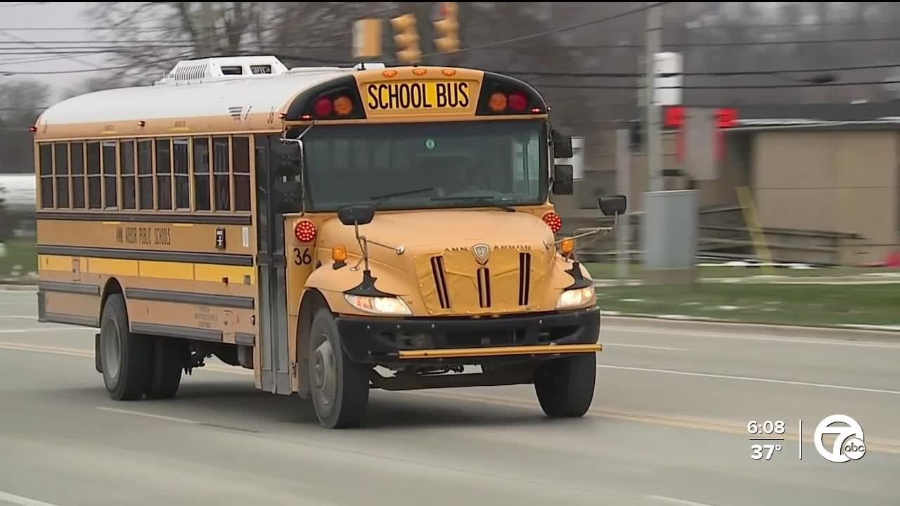 Proposed MI law would allow schools to collect bus-related traffic fines
