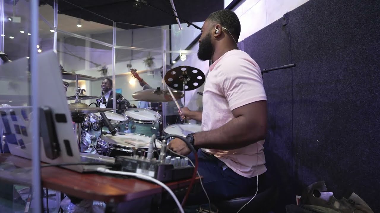 HOT HOT AFRICAN PRAISE - Must watch // Drum Cam