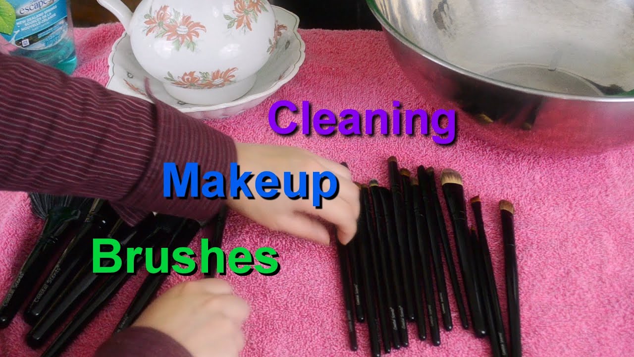(( ASMR )) Cleaning my makeup brushes.