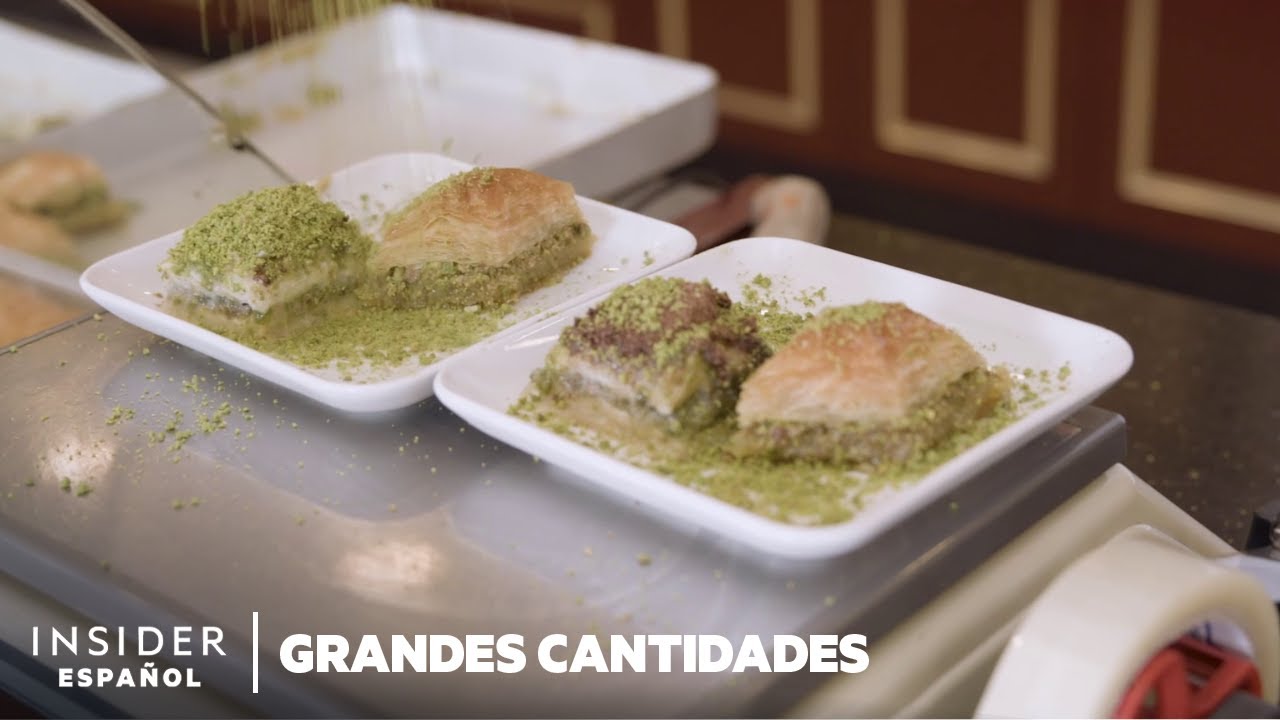 Cómo se hacen a mano 20.000 baklavas por semana en Gaziantep, Turquía | Grandes cantidades